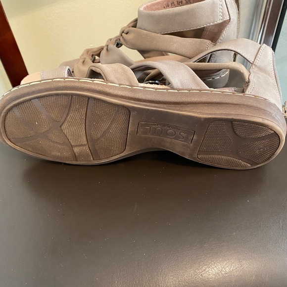 Naturalized sandals - Picture 5 of 5